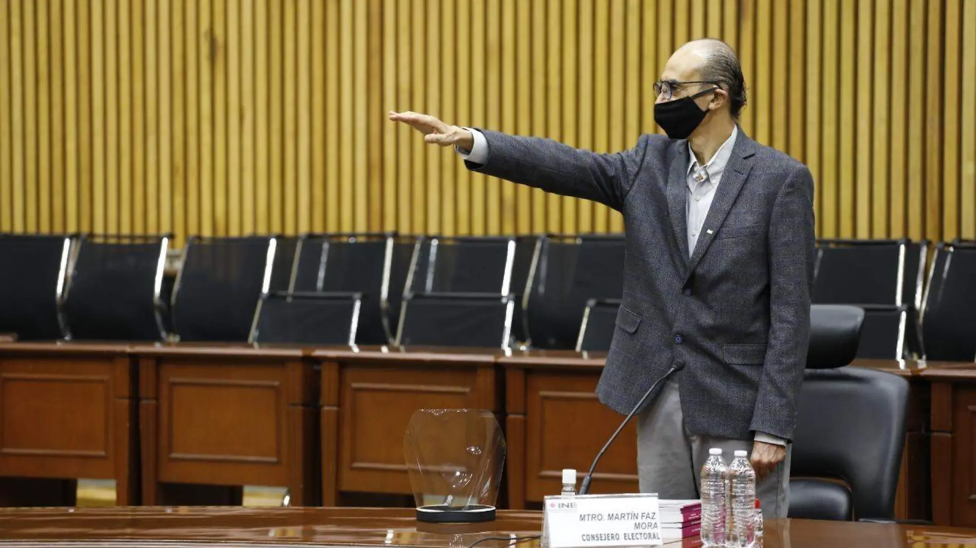 José Martín Fernando Faz toma de protesta ine